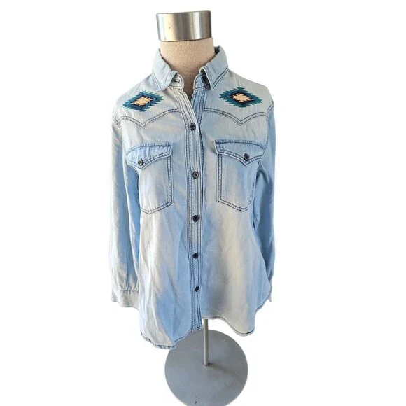 Fashion Express Button Up Denim Shirt With Embroidered Indian Chief Size M - Picture 2 of 12